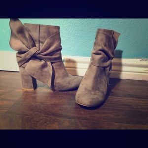 Cute booties with a bow